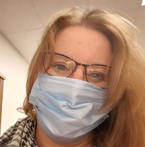 Meet your Posher, Karine